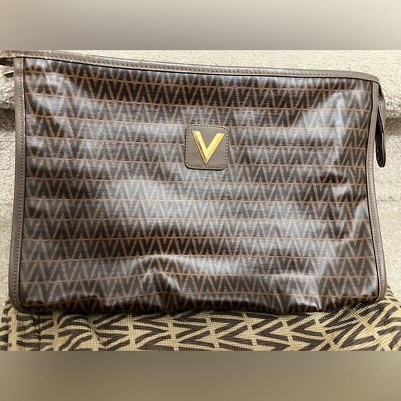 Authentic Valentino pouch - Picture 1 of 14